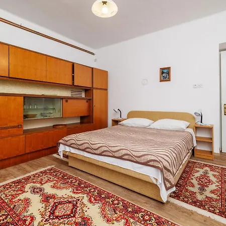 Apartment Drago *