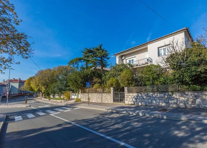 Drago Lägenhet Novi Vinodolski